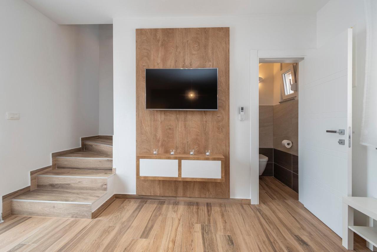 Luxury Apartments - La Vir 1 & 2 Exterior photo