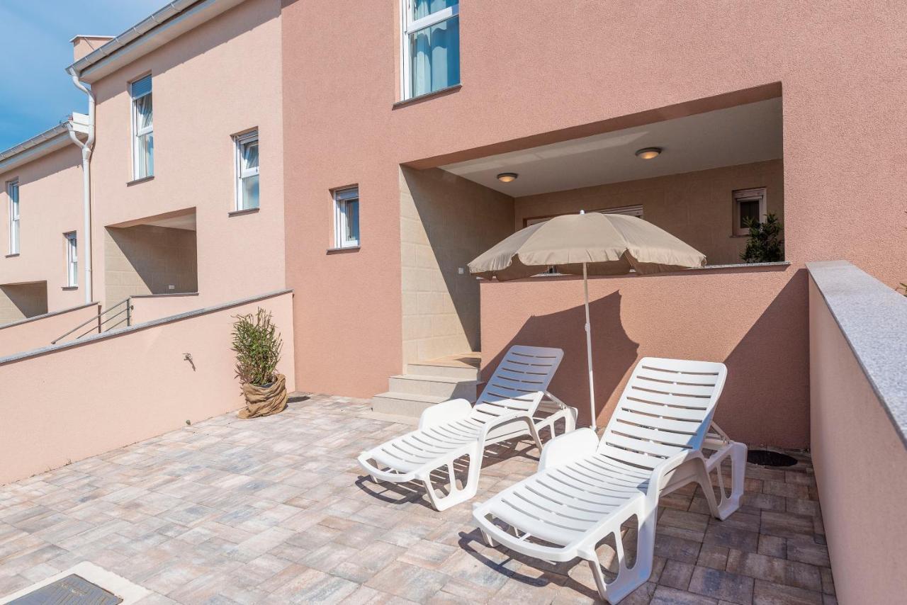 Luxury Apartments - La Vir 1 & 2 Exterior photo